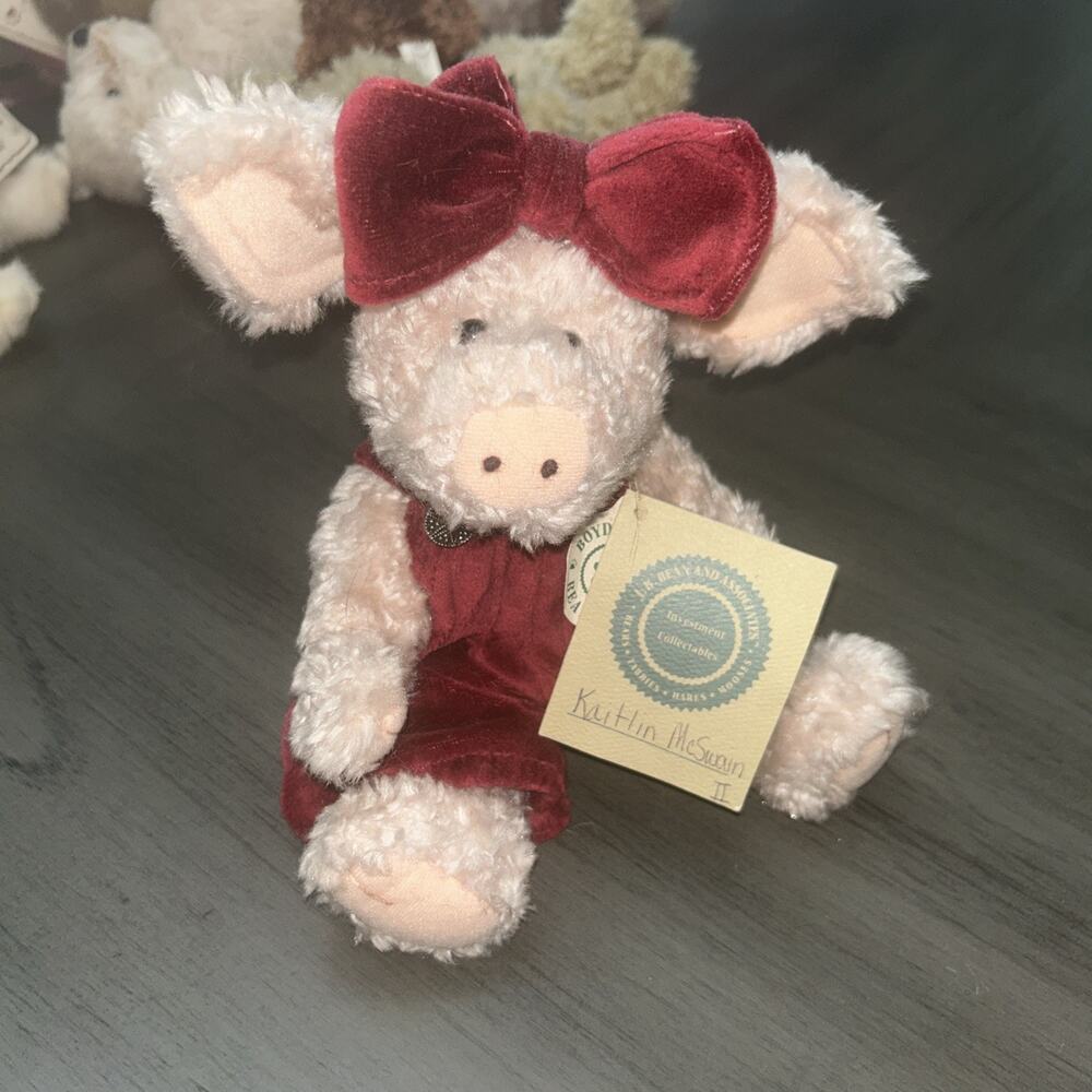 Boyds Bears Pig Kaitlin McSwine 9” in overalls w bow original tags